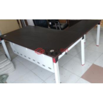 TT主管桌