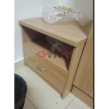 床头柜