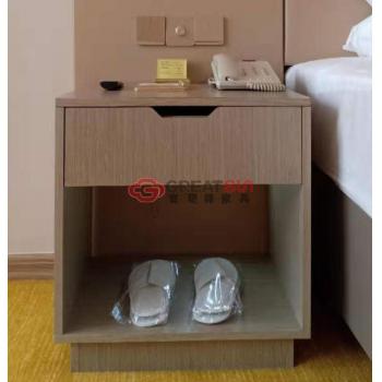 床头柜