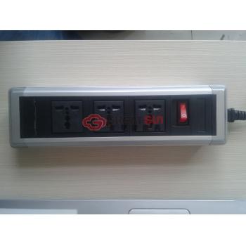 屏风集成电源插线板