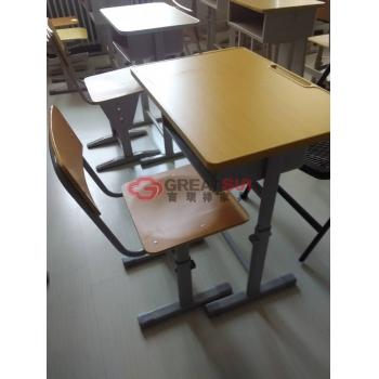课桌