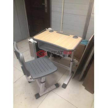 学生课桌椅
