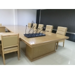 研判室会议桌