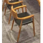 副椅