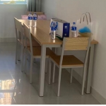 餐桌椅（含一桌四椅）